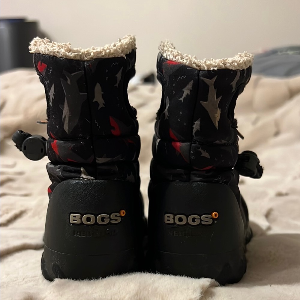 BOGS Black and Red Shark Print Rain & Snow Boots with Fuzzy Lining